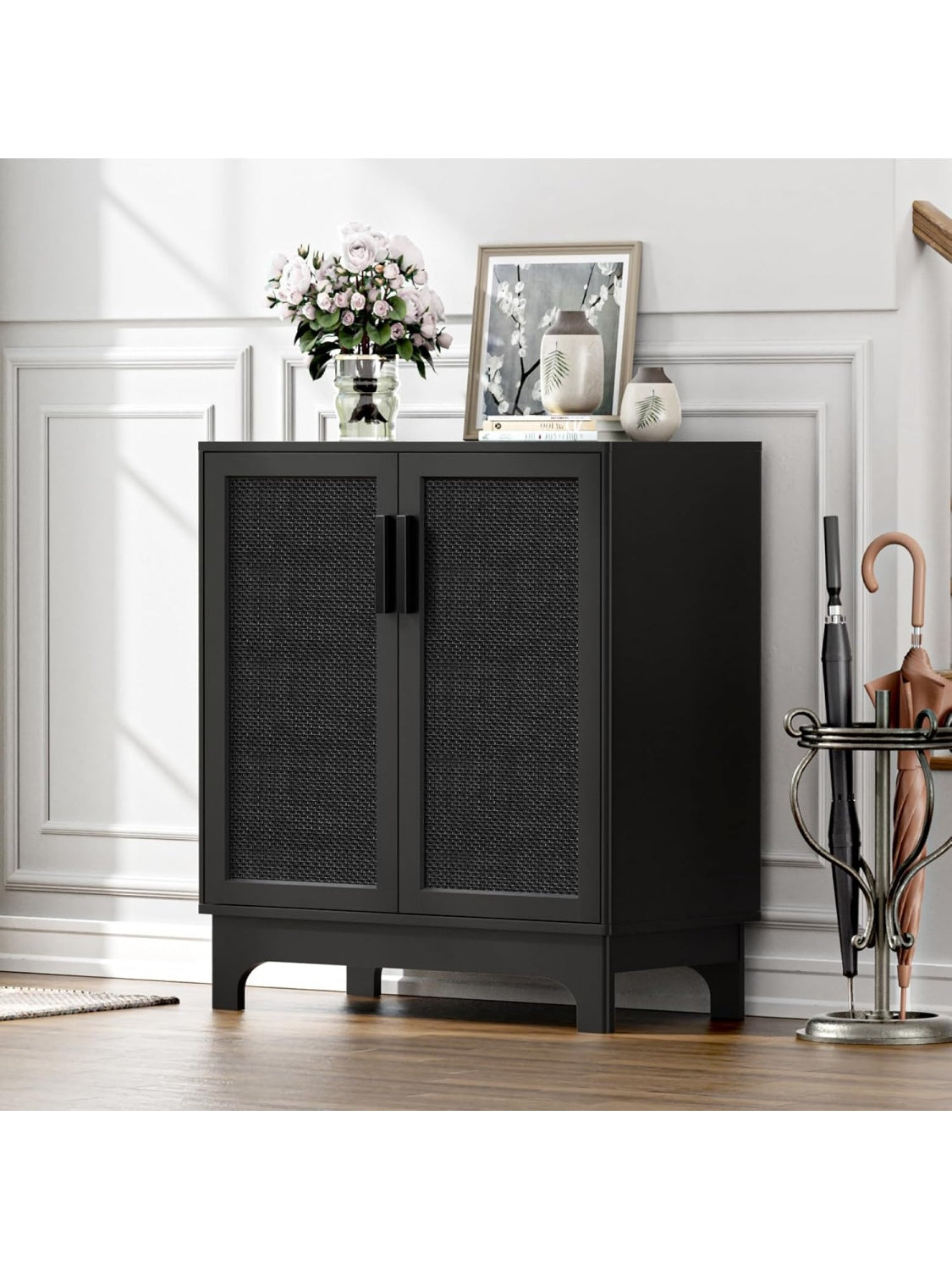 Aparador moderno de cocina con acabado rattan estantes ajustables y sistema antivuelco para almacenamiento