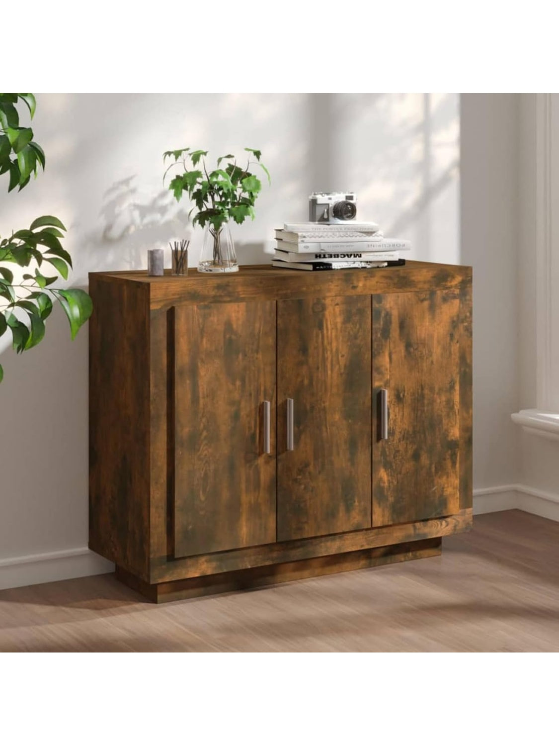 Aparador de madera con acabado roble ahumado y amplio espacio interior para comedor salon o cocina